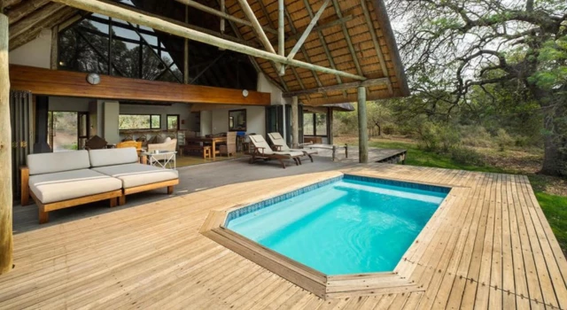 Rhino River Lodge