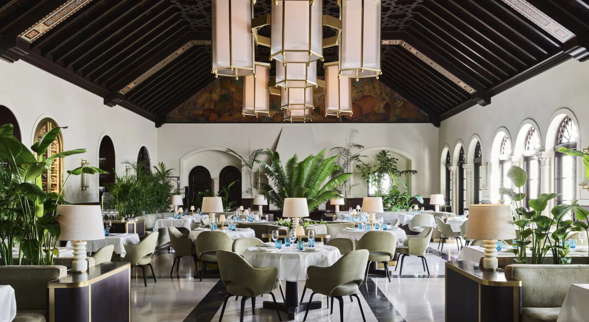 Four Seasons Hotel at The Surf Club