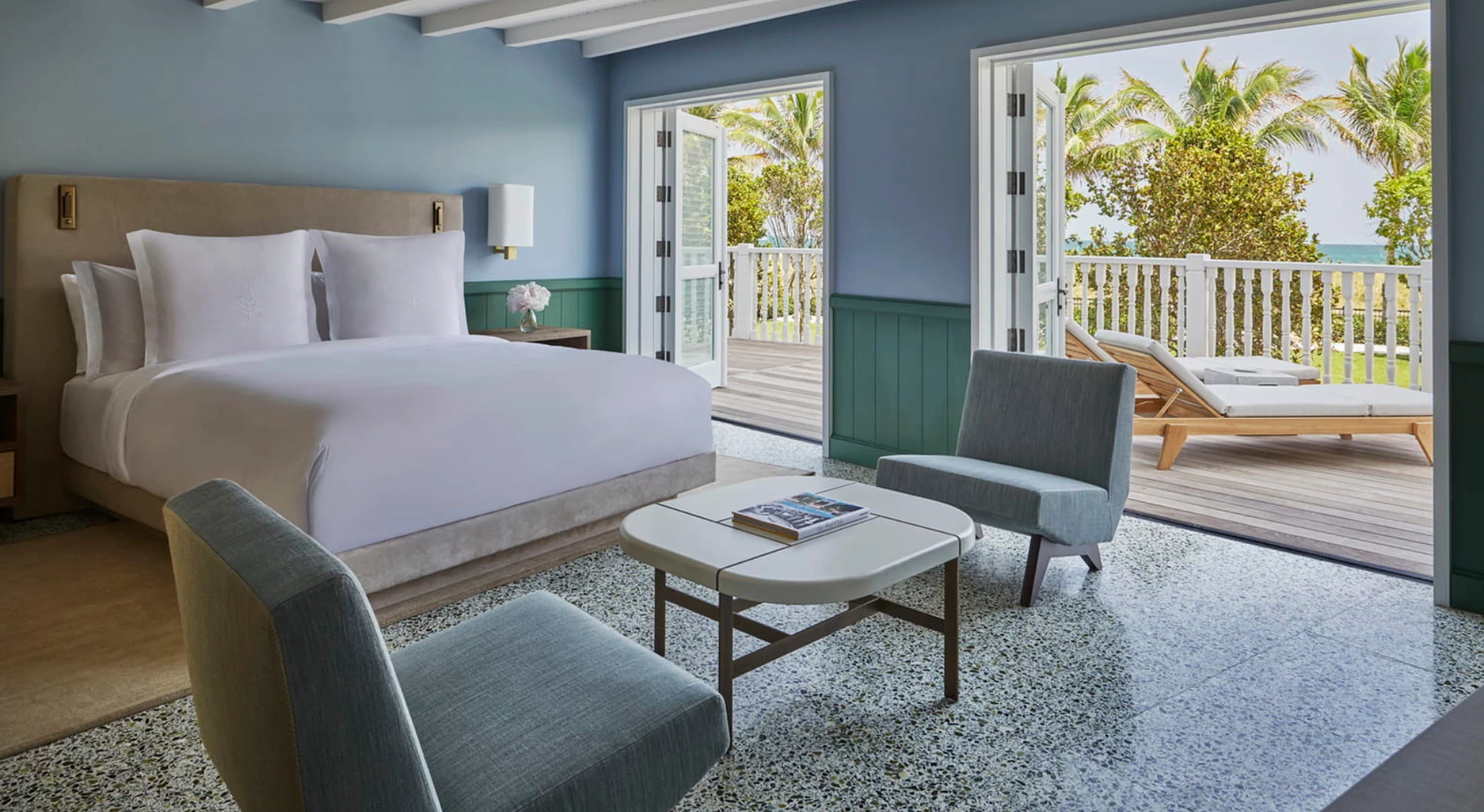 Four Seasons Hotel at The Surf Club